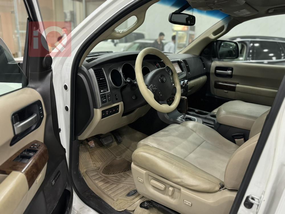 تويوتا سيكويا